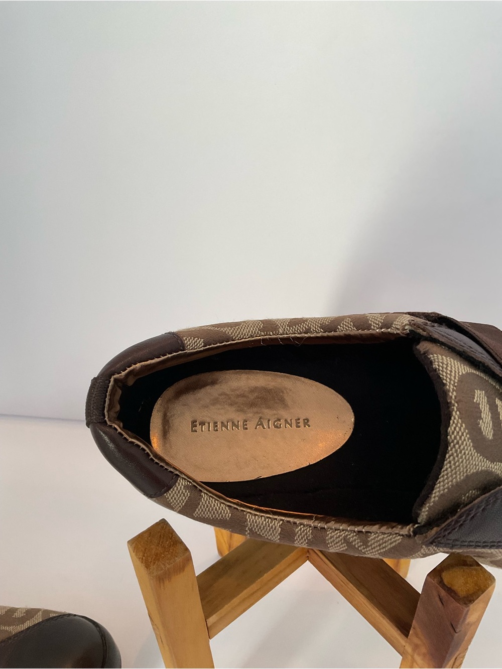 Vintage Etienne Aigner E-Giana Women’s Brown & Beige Logo Sneaker Style Flats - Picture 8 of 9